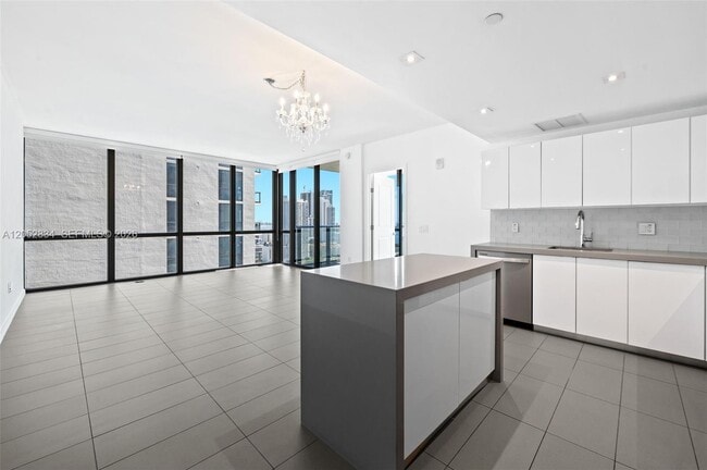 Building Photo - 1600 NE 1st Ave Unit 2420