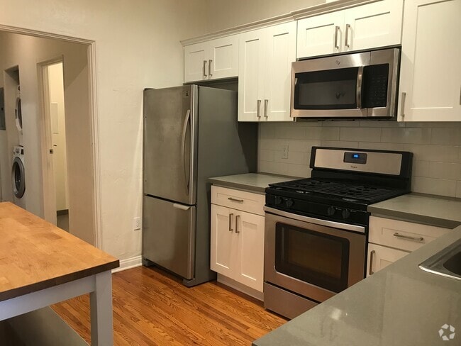 Building Photo - 1449 S Canfield Ave Unit 1455 Rental