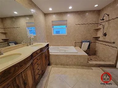 Photo - 18311 Norwich St