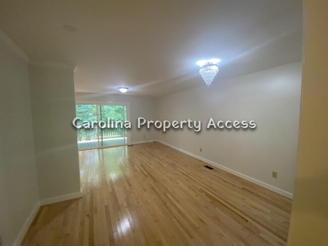 Photo - 436 Fairoaks Cir