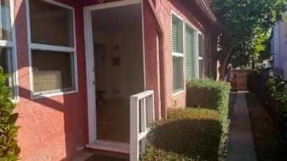 Building Photo - 2020 Ocean Park Blvd Unit D