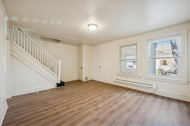 Photo - 1112 Johnson St