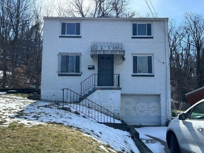 Photo - 464 Elias Dr