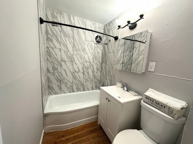 Photo - 4 Bed - 1.5 Bath Bungalow for Rent