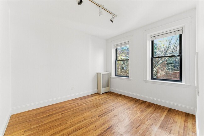 Photo - 39 Glenville Ave Unit 11