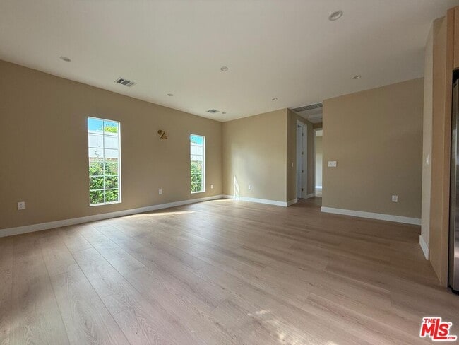 Photo - 20748 Stagg St