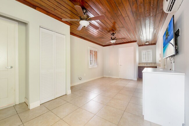 Photo - 1110 Pizarro St