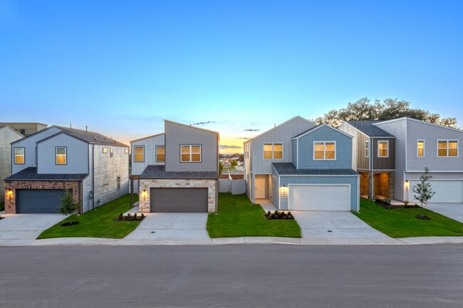 Building Photo - Los Cielos at Brooks Luxury Rentals