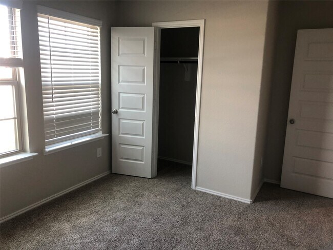 Photo - 1810 Gibbons Creek Dr