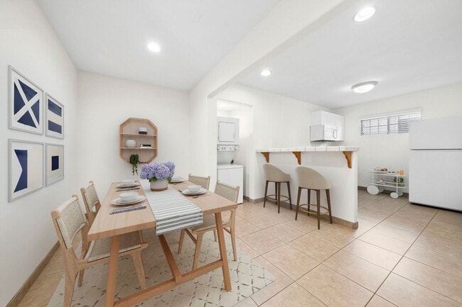 Building Photo - 221 Cabrillo St Unit C