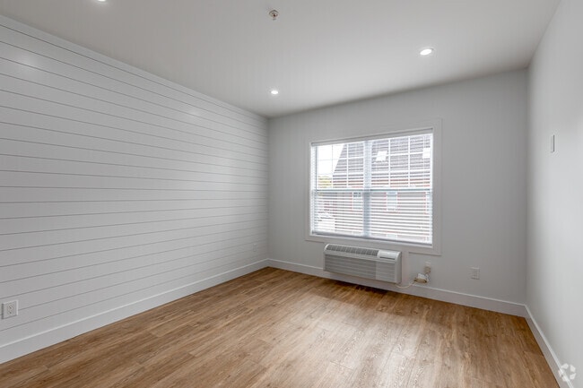 1BR, 1BA - Bedroom - 25 Church St