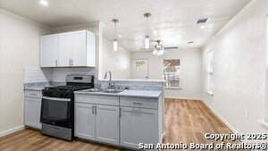 Photo - 338 N San Horacio Ave
