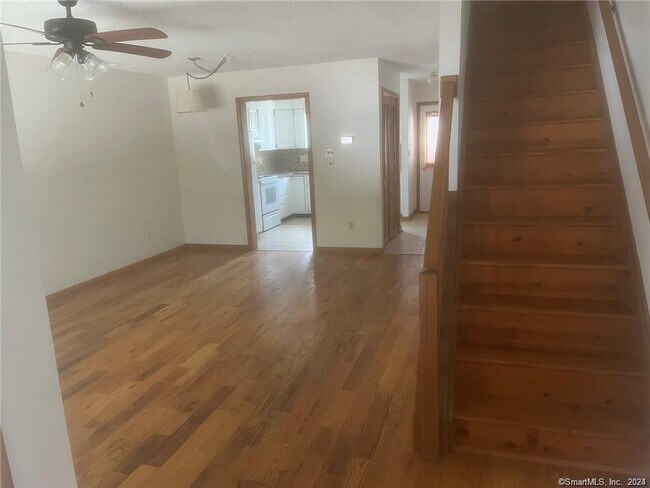 Photo - 10 MacIntosh Ln Unit 10