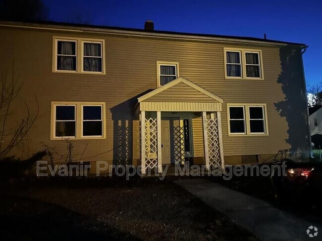 Building Photo - 1813 E High St Unit Apt D