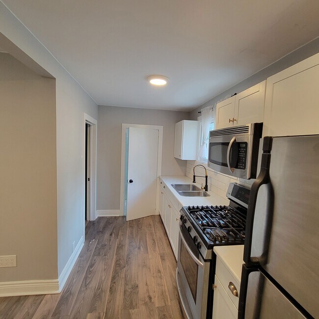 Photo - Beautiful Studio Apartment for Rent! Unit Back