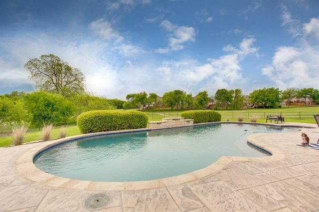 Building Photo - 2400 Geiberger Dr