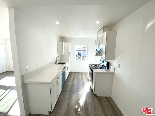 Photo - 1000 Havenhurst Dr Unit 7