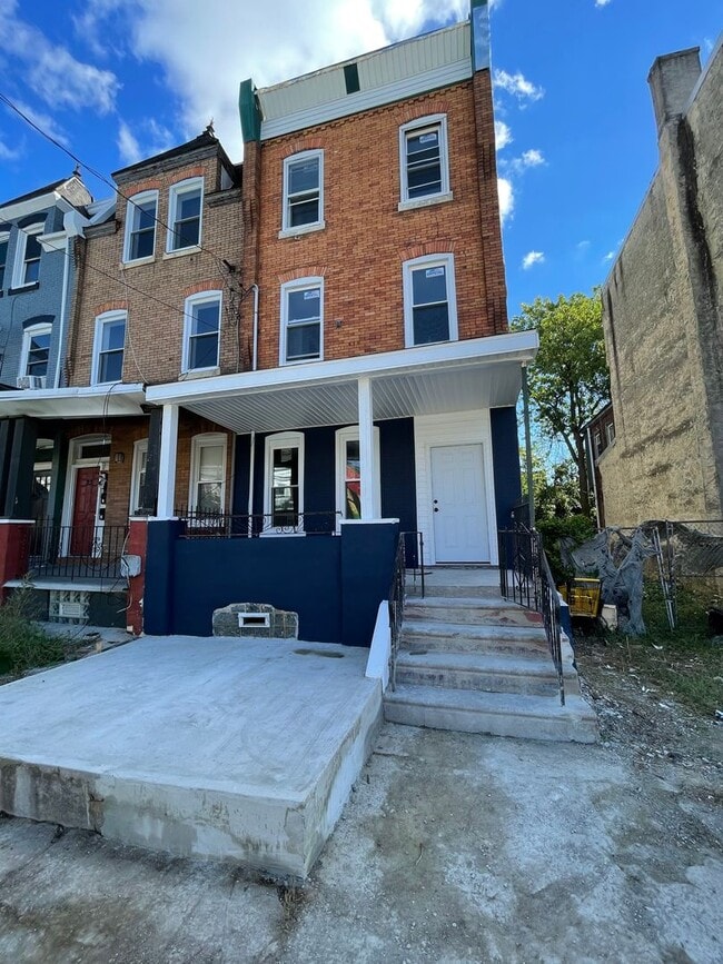 Building Photo - 21 N Paxon St Unit #2F