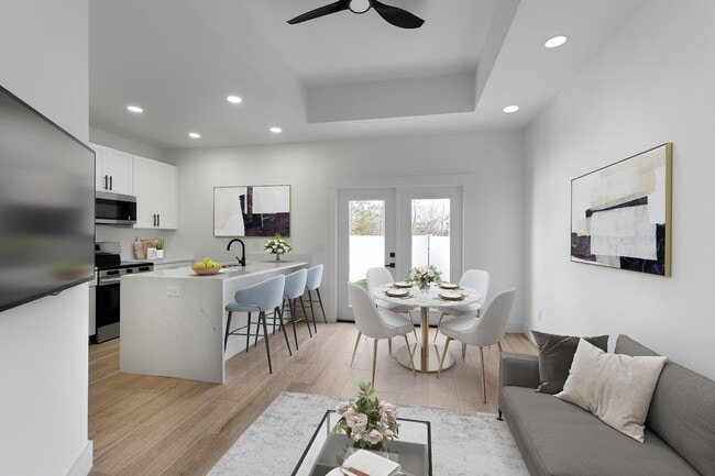 Photo - 960 Boardwalk