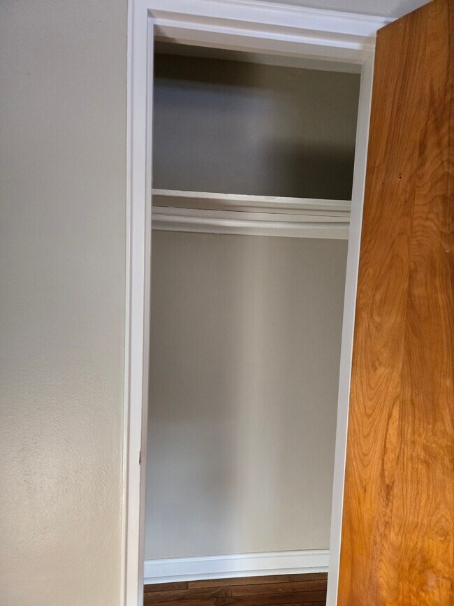 Photo - 1043 Broadview Blvd S