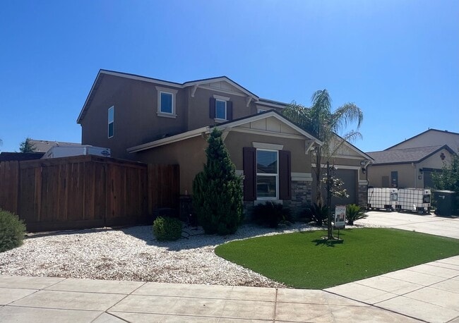 Photo - five bedrooms and three and a half bathrooms home in Fresno, CA