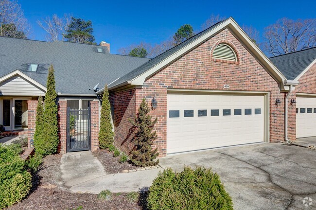 Building Photo - # Serene Living Near Travelers Rest Rental