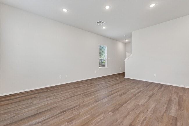 Photo - 1452 Glen Oaks Dr