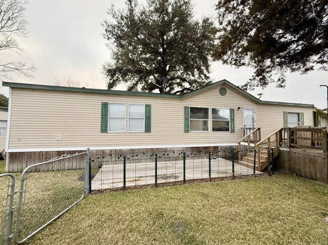 Building Photo - 12219 Vista Real