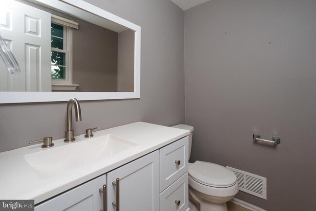Photo - 330 Smithwold Rd