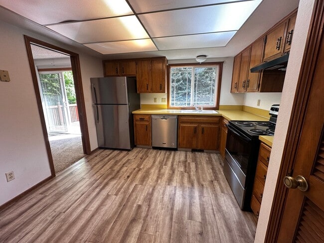 Photo - *COMING SOON* 3 Bedroom 2.5 bath Split level house