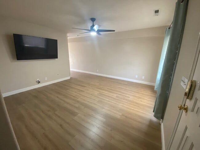 Photo - End Unit Townhome with 3 beds 2.5 baths. Unit 44