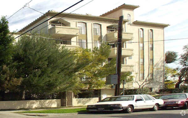 The Venice - The Venice