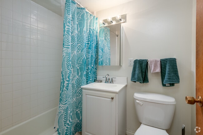 Studio, 1 BA - 395SF