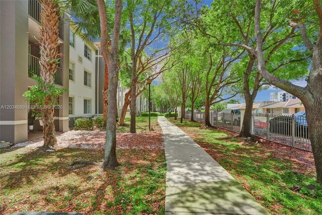 Photo - 6841 SW 44th St Unit 305
