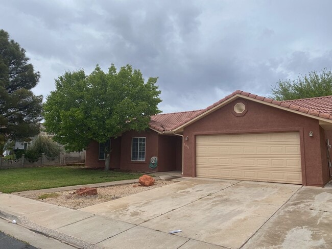 Photo - Nice 3 Bedroom 2 Bath Home with POOL and RV Parking