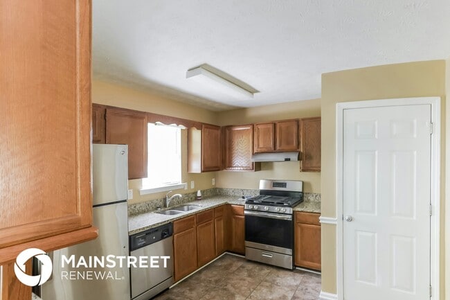 Photo - 595 Deering Dr