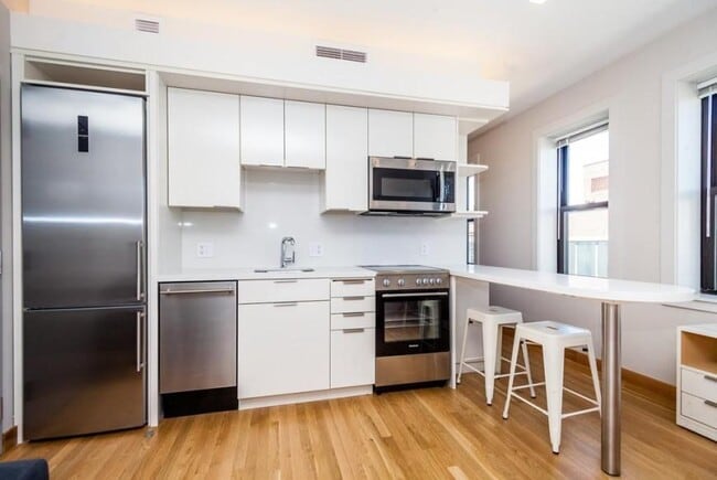 Building Photo - 1.0 bedroom in Cambridge Massachusetts 02138 Unit U1 Rental