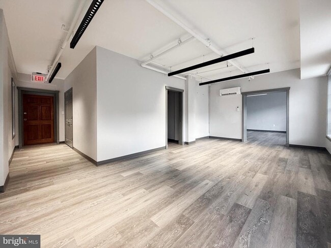 Photo - 1365 Wisconsin Ave NW Unit 2