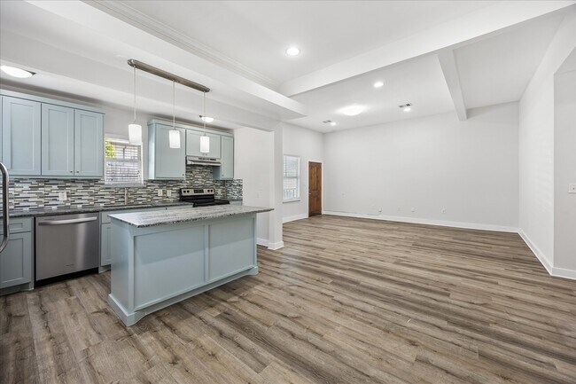 2316 Hopkins St Unit 2