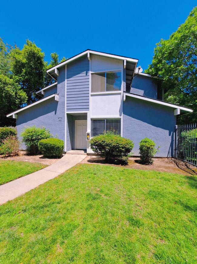 4779 N Cedar Ave