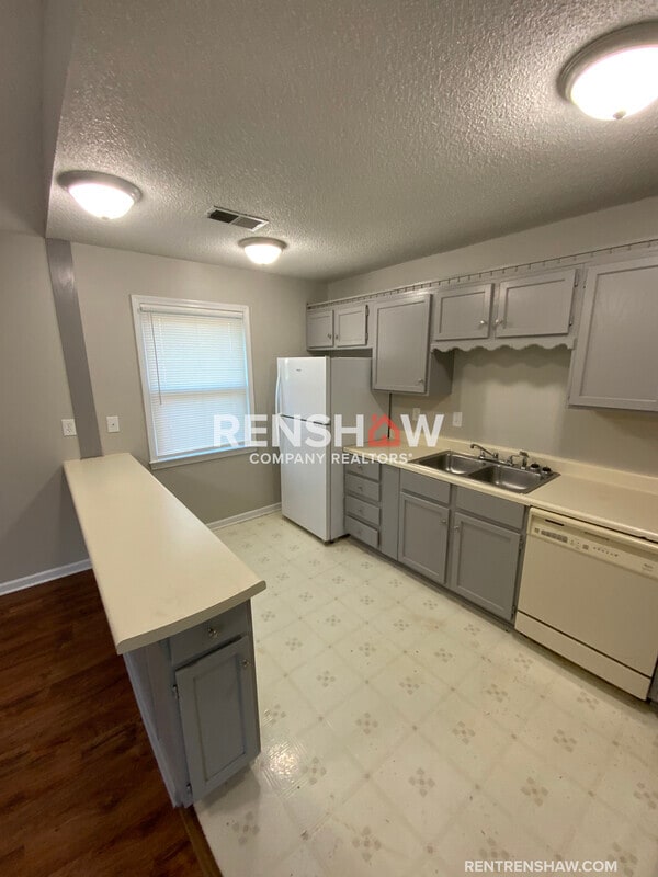 Photo - 642 Gibson Rd