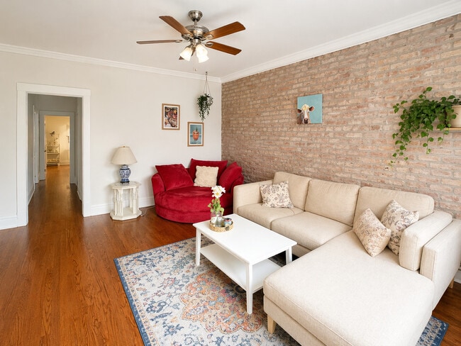 Photo - 2467 N Clark St Unit 2