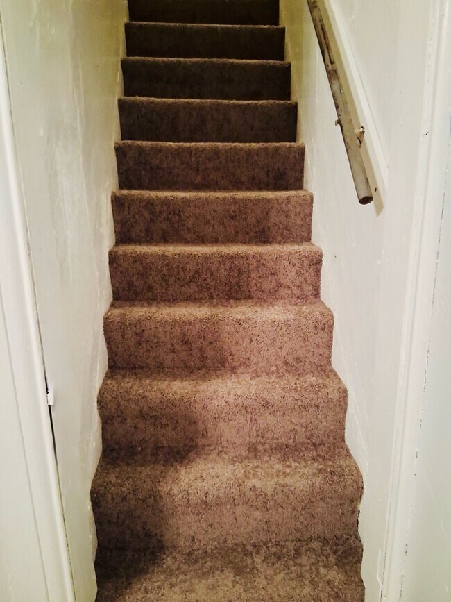 Photo - 811 Baker St