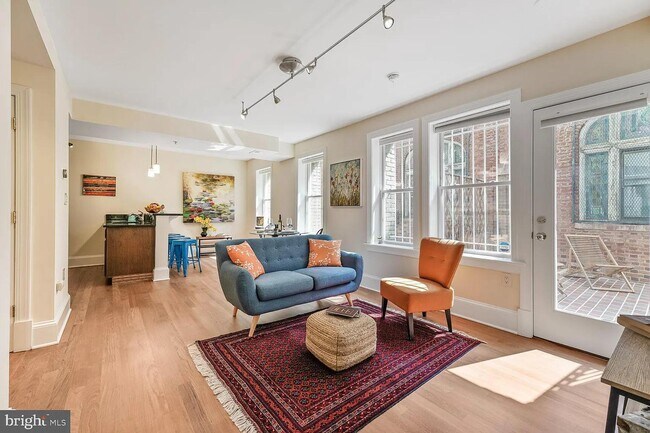 Photo - 1465 Columbia Rd NW