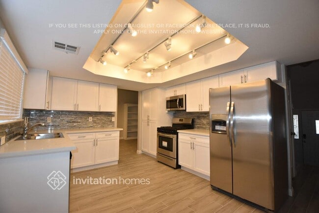 Photo - 7517 W Gilmore Ave