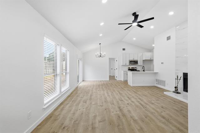 Photo - 982 Mapleleaf Ln