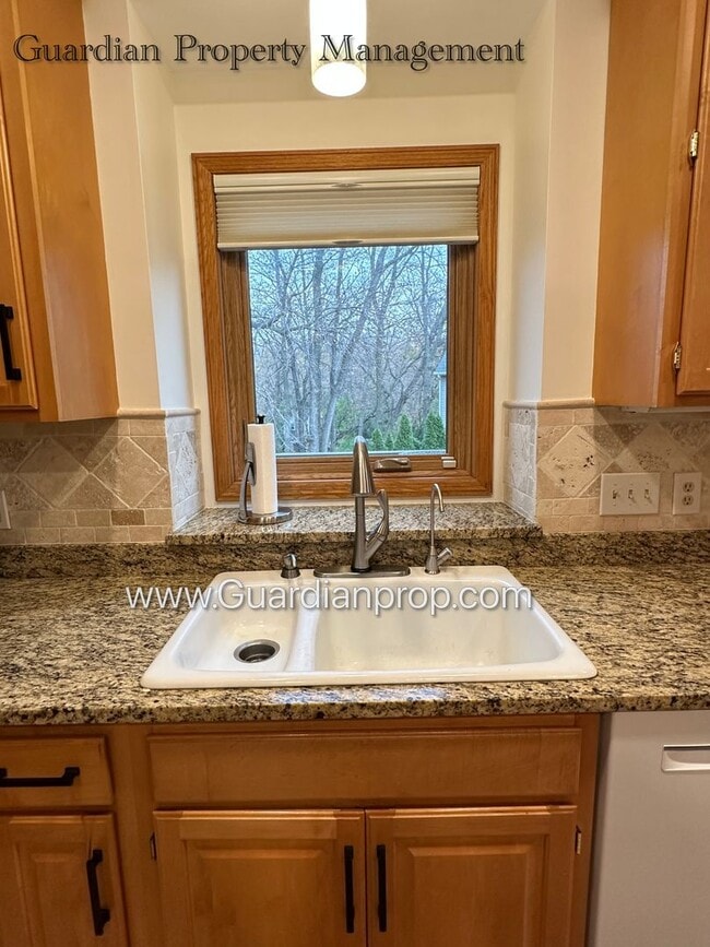 Photo - Well Maintained Prior Lake SFH, Large Deck, Fireplace, 2 Car Attached Garage