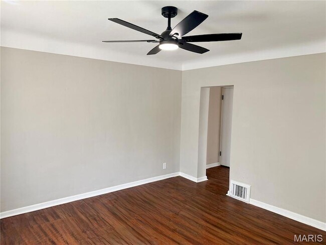 Photo - 1928 Macklind Ave