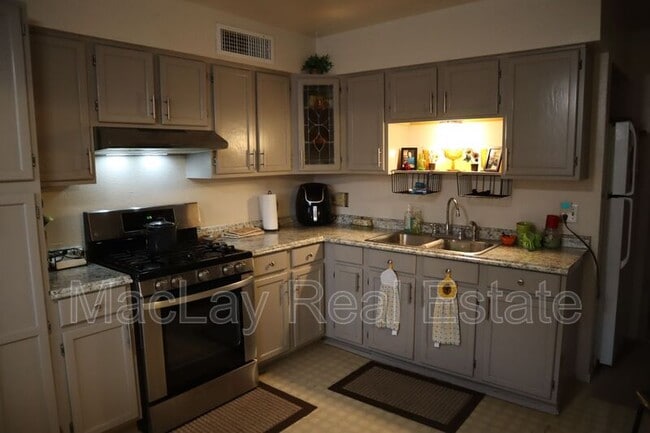 Photo - 408 W Elgin St