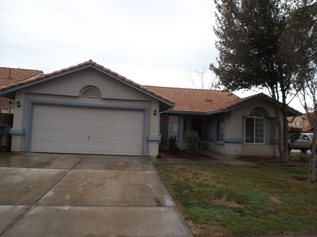 Building Photo - Spacious 3-Bedroom Rental Near Schools & Shopping